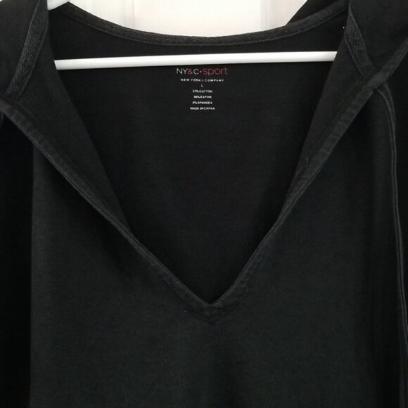 Black V-neck Hoodie - Picture 2 of 3